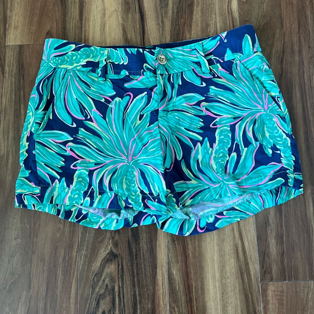 Lilly Pulitzer Callahan Shorts in Bright Navy Tiger Palm